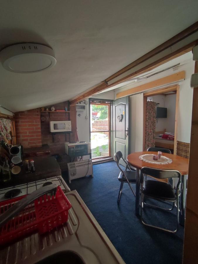 Appartement Zimska Idila à Crni Vrh Extérieur photo